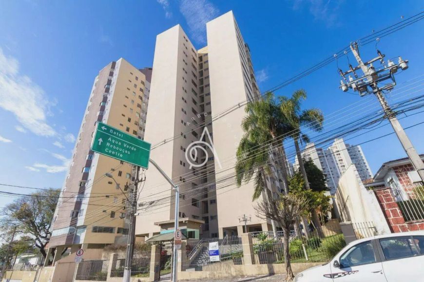 Apartamento todo reformado no Portão