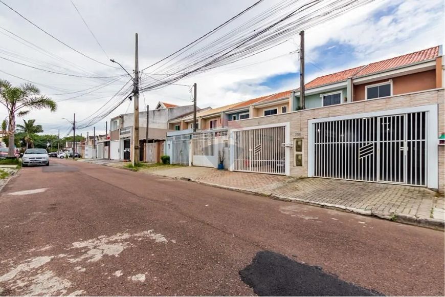 SOBRADO EM CURITIBA, CIDADE INDUSTRIAL. CURITIBA- ESTUDA PERMUTA NO LITORAL