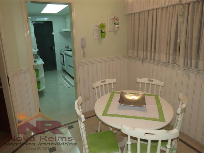 APARTAMENTO DE ALTO PADRÃO