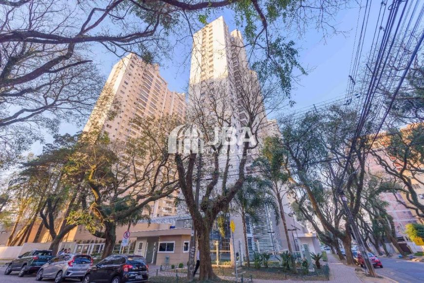 APTO. ANDAR ALTO, FACE NORTE EM CONDOMÍNIO CLUBE