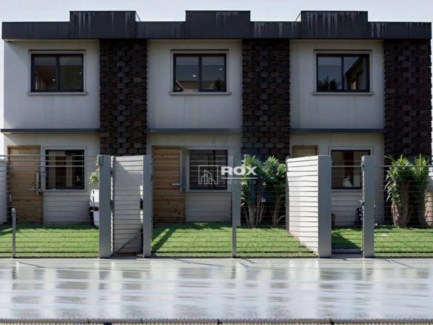 Sobrado com 2 quartos à venda, 48 m² - Pinheirinho, Curitiba/PR