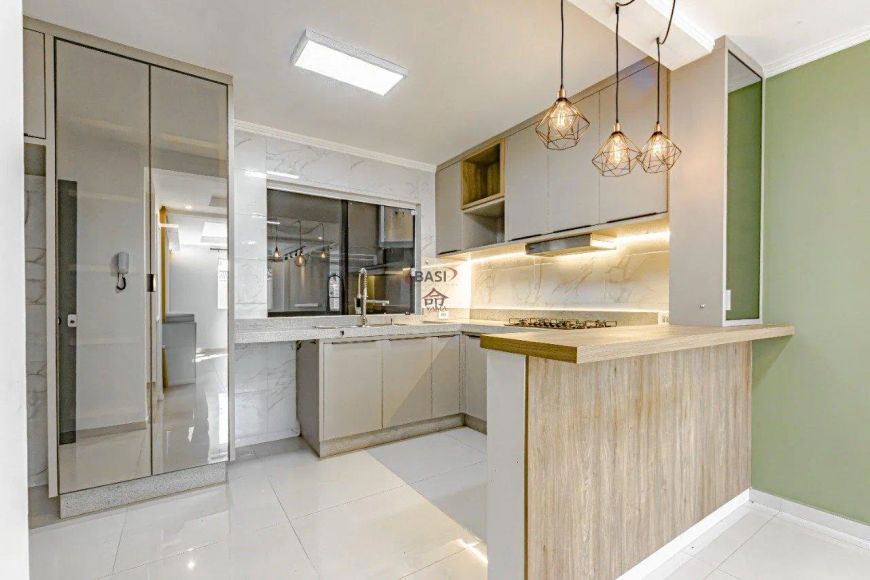 Venda de Casas / Sobrado na cidade de Curitiba
