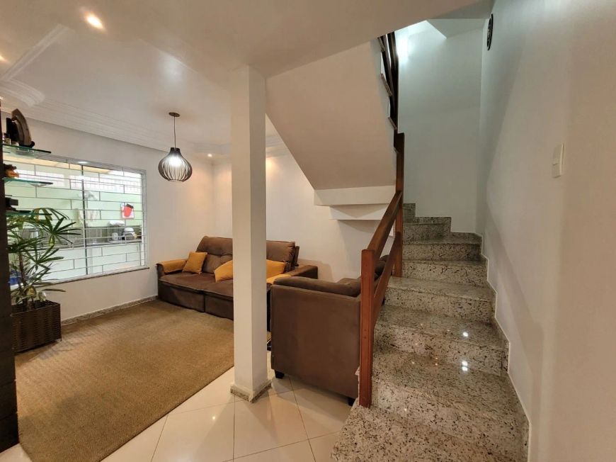 Sobrado com 3 dormitórios à venda, 111 m por R 799.000,00 - Novo Mundo - Curitiba PR