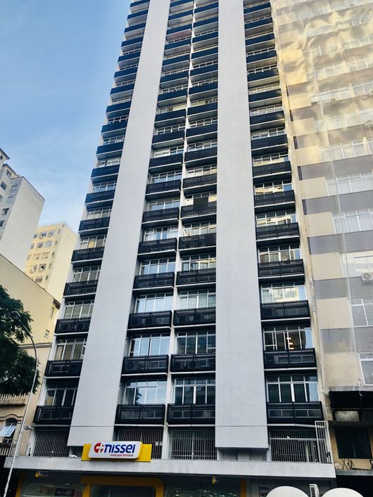 CONJUNTO/SALA COMERCIAL à venda com 45m² por R$ 145.000,00 no bairro Centro - CURITIBA / PR