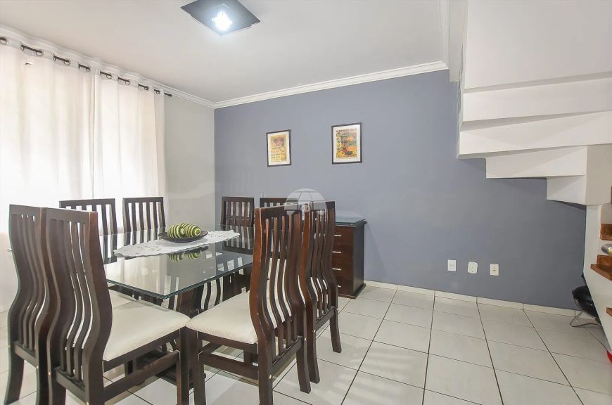 Sobrado para venda tem 127 m² com 3 quartos em Jardim das Américas - Curitiba - PR