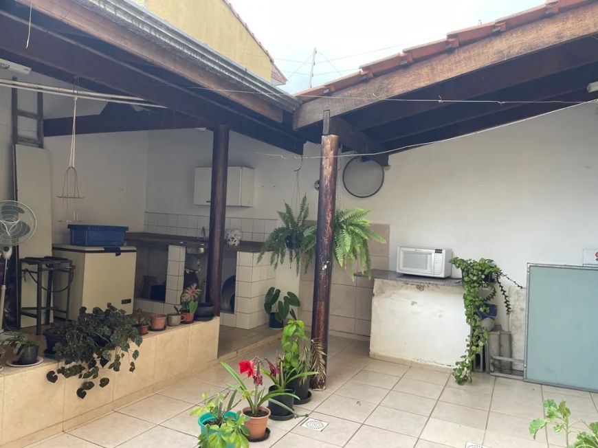 Sobrado triplex a venda no Cajuru