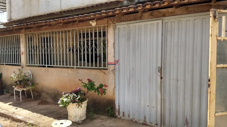 Casa para locação, localizada em Portugueses, em Viçosa-MG.