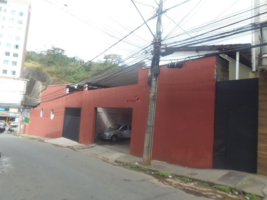 Loja para locação, com 554 m², no Santo Antônio em Viçosa - MG.
