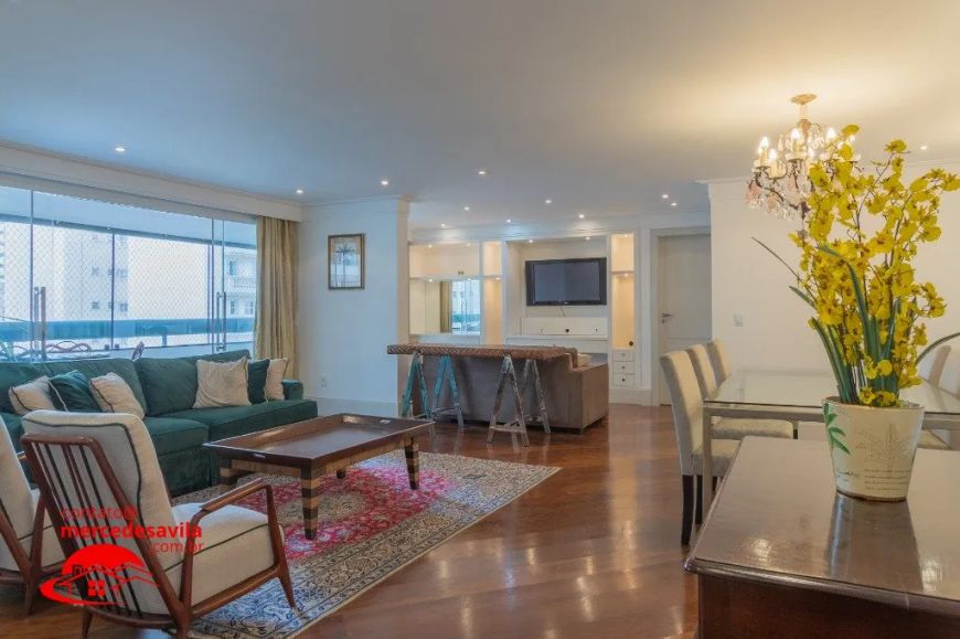 Apartamento Mobiliado Moema Pássaros 147 m²