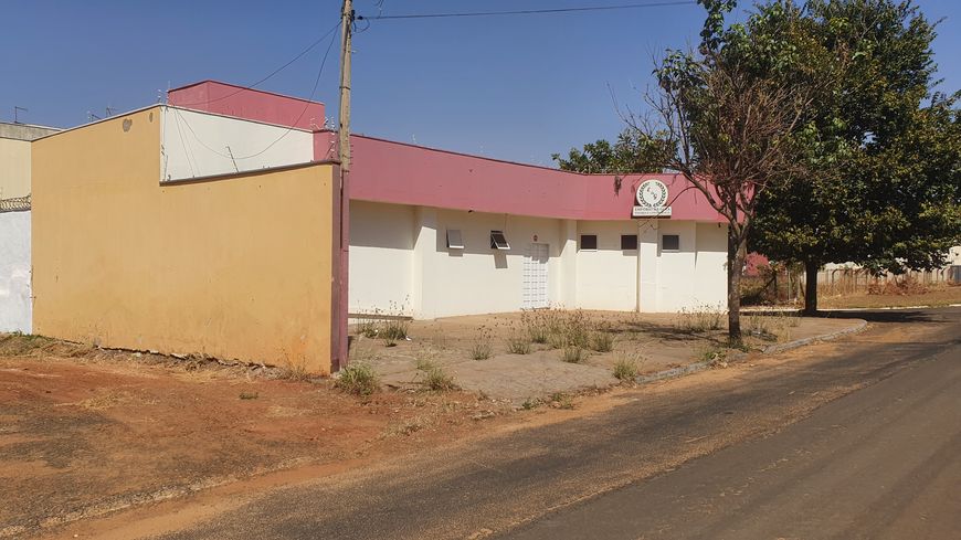 Ponto comercial/Loja/Box para venda com 169 metros quadrados com 3 quartos