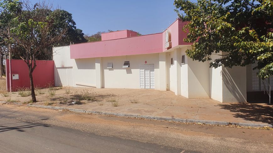 Ponto comercial/Loja/Box para venda com 169 metros quadrados com 3 quartos