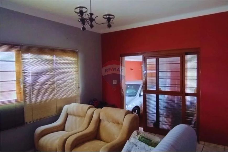 Casa a venda com 3 quartos no centro de Jaboticabal