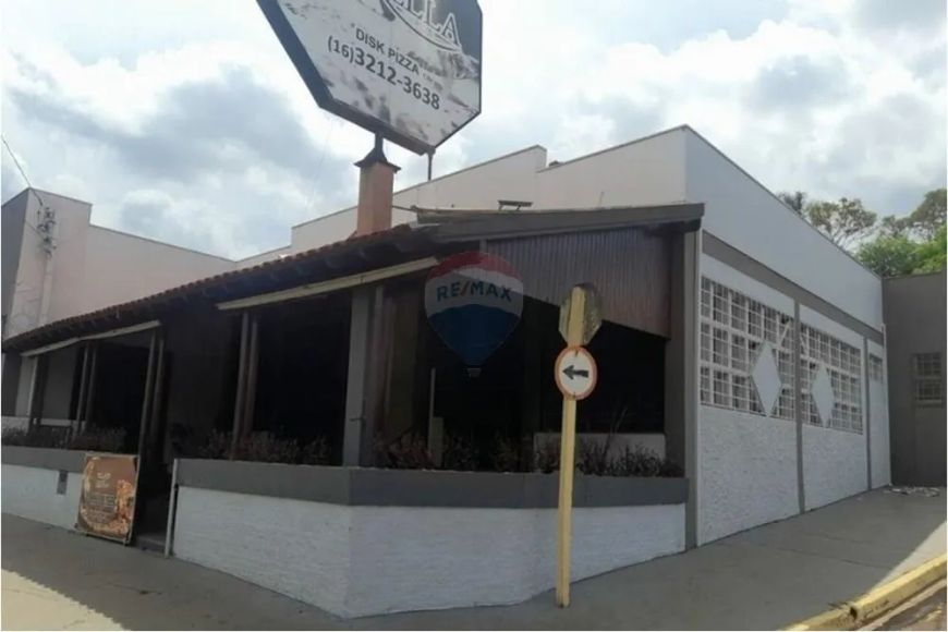 Prédio comercial de esquina a venda com 310m² na Av. Carlos Berchieri, antiga PIZZARIA LA SORELLA