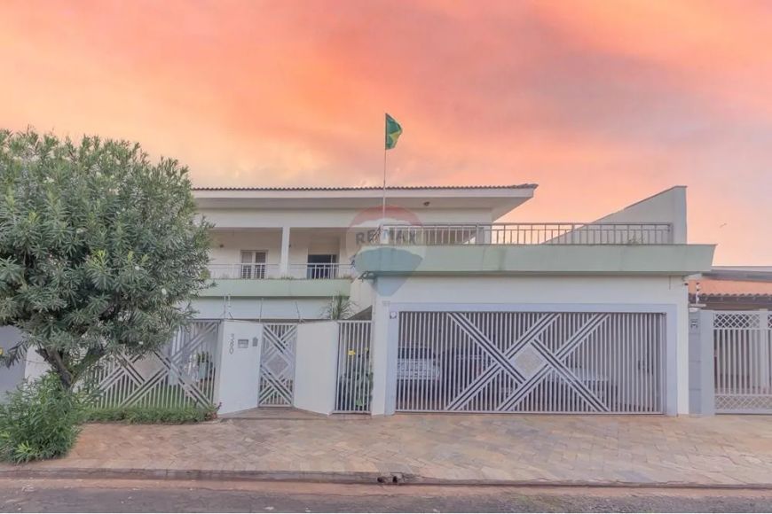 Casa sobrado à venda com 4 quartos sendo 3 suítes no jardim São Marcos, Jaboticabal sp - aceita perm