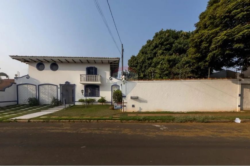 Sobrado à venda no Bairro Eldorado O Jardim, em Jaboticabal SP, com 343 m² de área útil, 4 quartos s