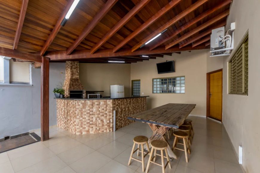 Casa tipo para venda com 2 quartos, 161m²