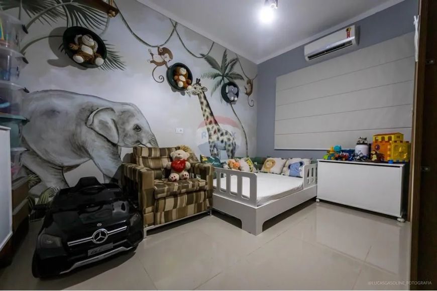 Casa Moderna com Piscina em Jardim Morada Nova