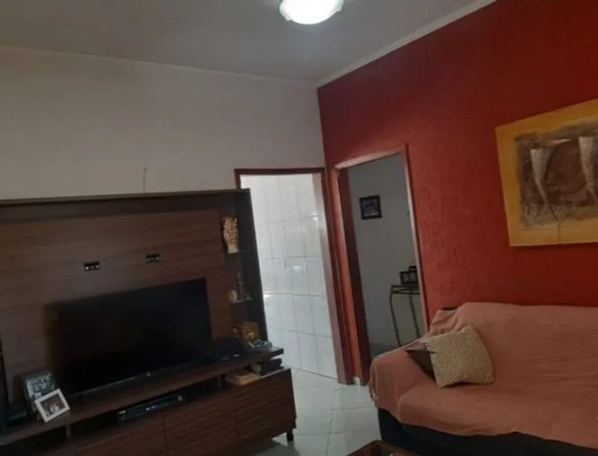 Casa tipo para venda com 3 quartos, 137m²
