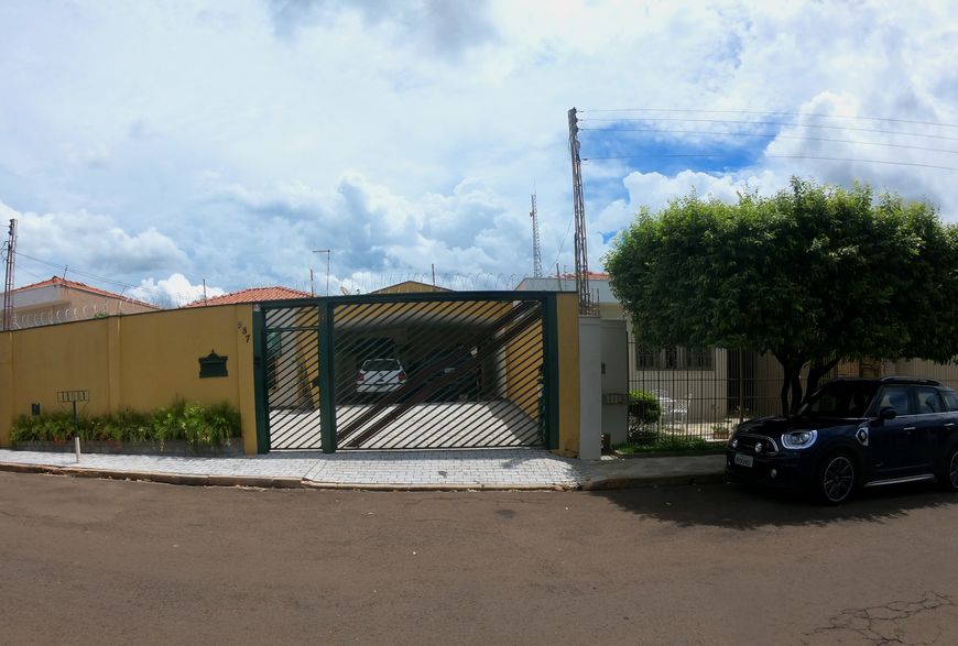 CASA BEM LOCALIZADA COM AMPLA AREA DE LAZER - Jaboticabal - São Paulo