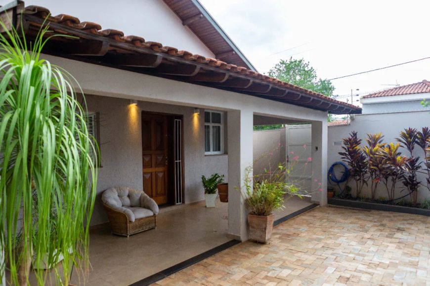 Casa de vila para venda com 3 quartos, sendo 1 suíte, 220m²