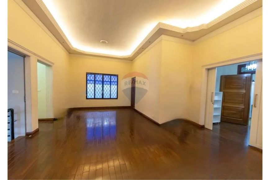 Casa a venda com 4 quartos sendo 4 suítes no Centro de Jaboticabal