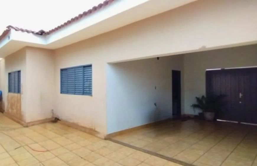 Casa tipo para venda com 5 quartos, 189m²