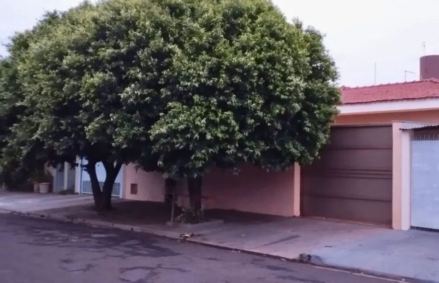 Casa tipo para venda com 5 quartos, 189m²