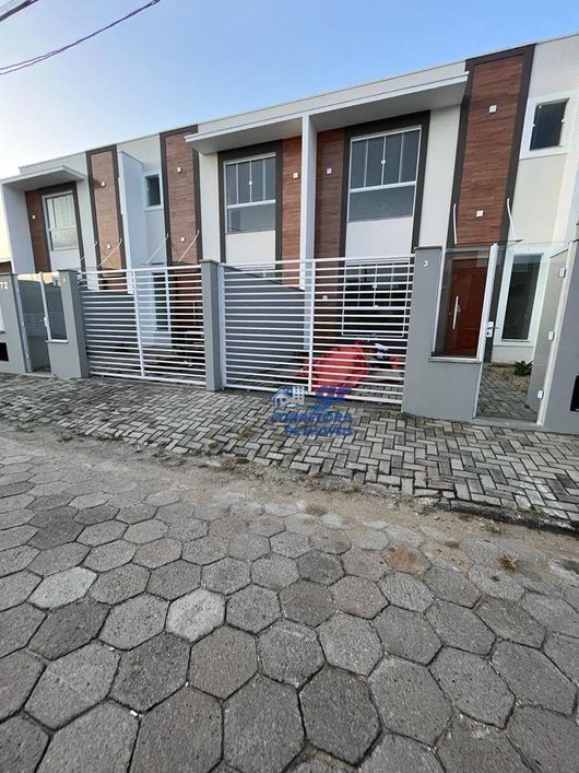 Sobrado com 3 dormitórios à venda, 100 m² por R$ 649.000,00 - Meia Praia - Navegantes/SC