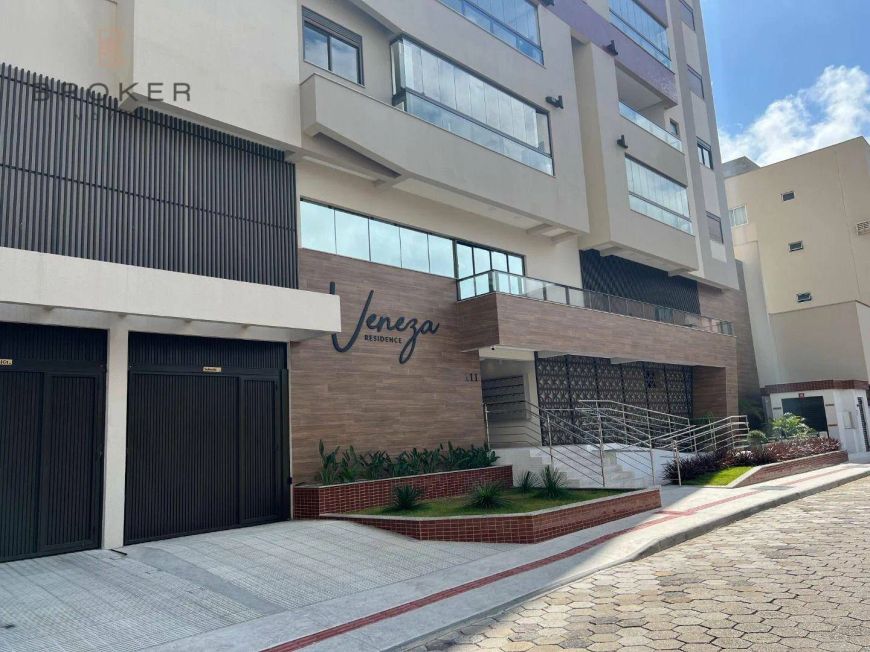 Apartamento com 3 dormitórios sendo 1 suíte à venda, 136 m² por R$ 1.140.000 - Gravatá - Navegantes/