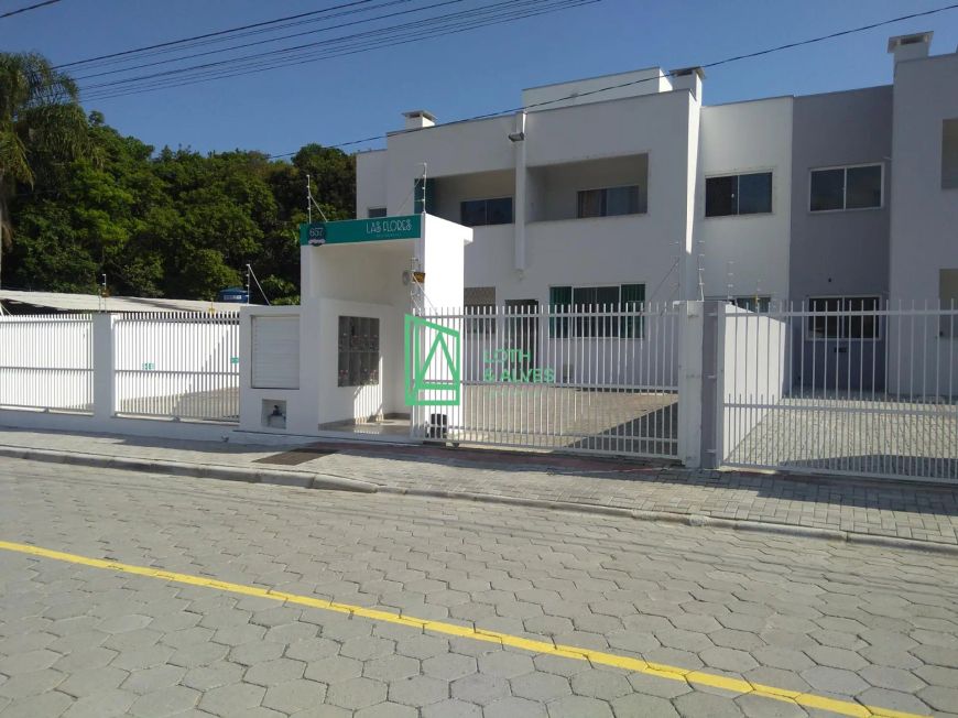 Apartamento com 02 Dormitórios, moveis planejados na cozinhas quartos e banheiro