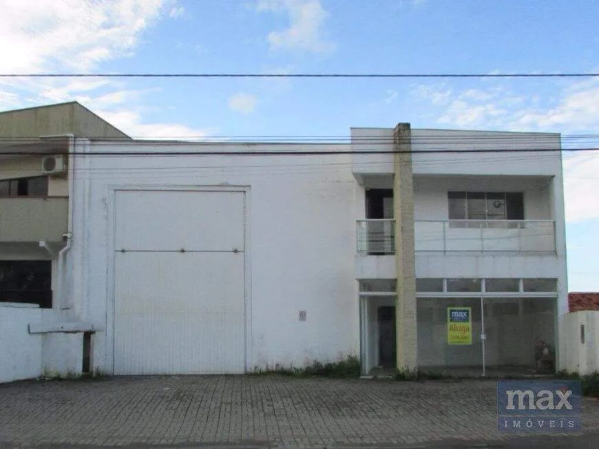 Venda: Galpão com mezanino e recepção. Bairro: Centro (Navegantes)