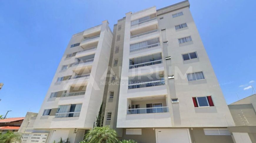 Apartamento Semimobiliado com 02 Dormitórios (01 suíte), em Gravatá, Navegantes/SC