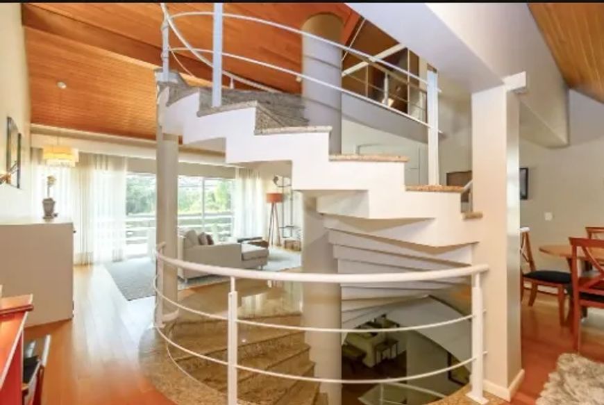 Oportunidade possui 459m² com 4 quartos em Campo Comprido - Curitiba - PR