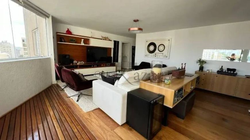 Apartamento - Perdizes - 3 Dormitórios - 190m².