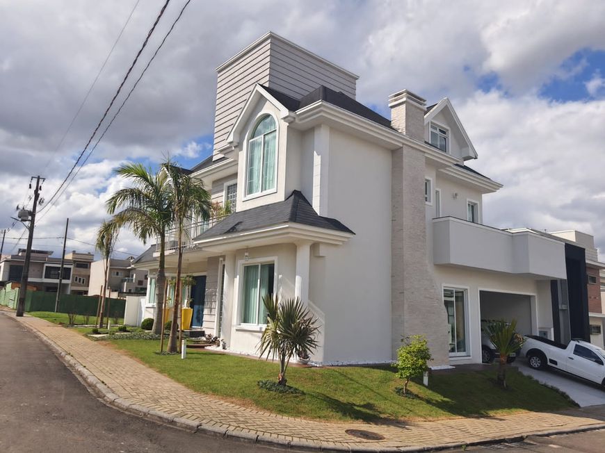 Triplex/Casa de Condomínio com 4 dormitórios à venda com 426m² por R$ 2.900.000,00 no bairro Neovill