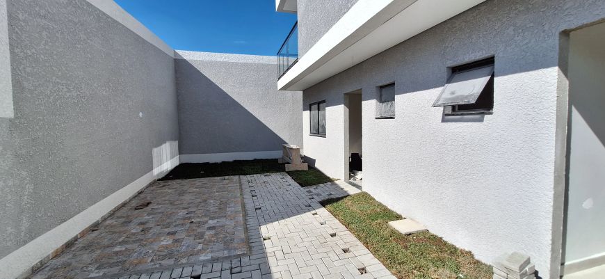 SOBRADO NO BOQUEIRÃO - NOVOS