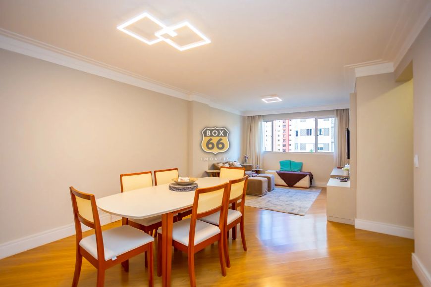 Apartamento todo reformado à Venda no Batel, 94m², 3 quartos sendo uma suíte e uma vaga – Próximo ao