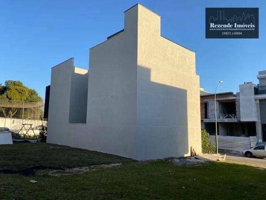 Sobrado com 4 quartos a venda no bairro Santa Cândida