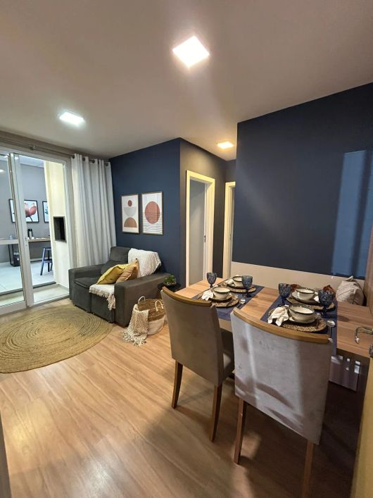 Apartamento á venda com 2 quartos, sacada com churrasqueira e garagem no Prado Velho - Curitiba - PR