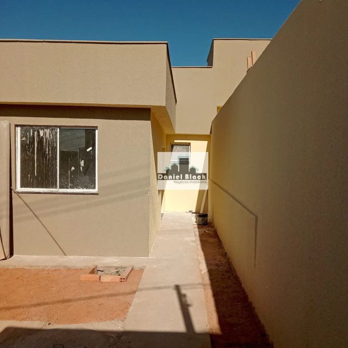 Casa 2 Quartos com Área Privativa e 1 Vaga de Garagem - Petrópolis, Santa Luzia
