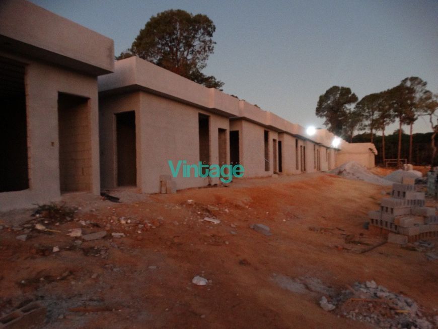 CASA EM CONDOMÍNIO 03 QTOS 02 SEMI SUÍTES 02 VGS POUSADA DEL REY SANTA LUZIA