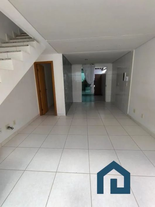 Casa Duplex 02 Quartos no Bairro Baronesa