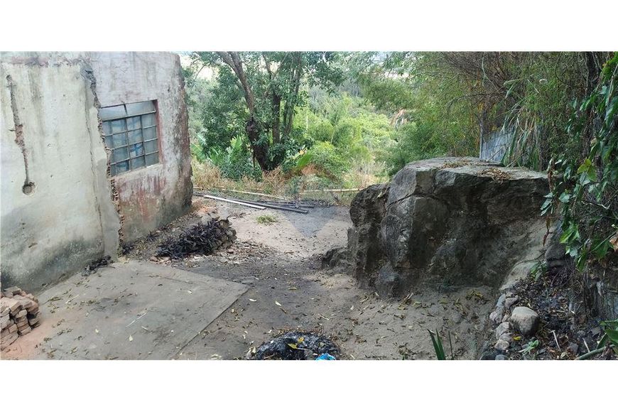 Terreno de 2.430 m² no centro de Santa Luzia
