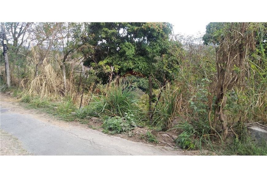 Terreno de 2.430 m² no centro de Santa Luzia