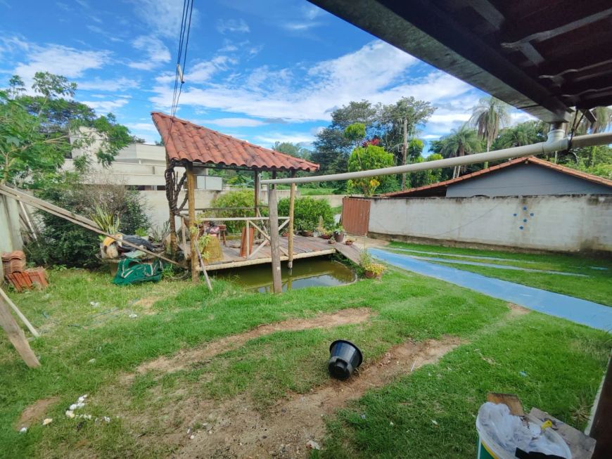 Imóvel para aluguel e venda tem 190 metros com 3 quartos em Córrego Frio - Santa Luzia - MG