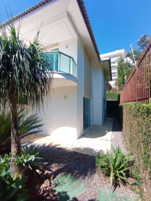 Sobrado com 4 dormitórios à venda por R 1.700.000,00 - Campo Comprido - Curitiba PR