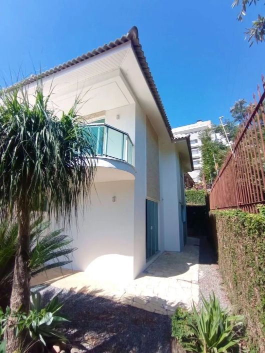 Sobrado com 4 dormitórios à venda por R 1.700.000,00 - Campo Comprido - Curitiba PR