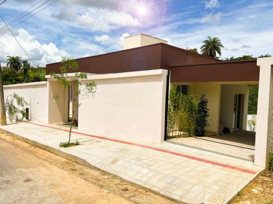 Casa para Venda em Santa Luzia, Novo Centro, 3 dormitórios, 1 suíte, 1 banheiro, 2 vagas