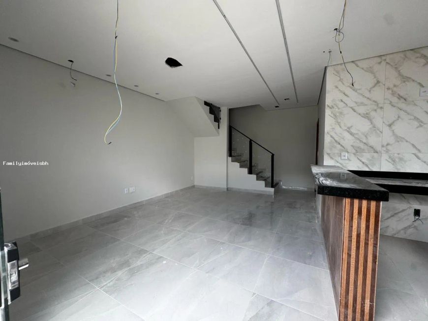 Casa para Venda em Santa Luzia, Novo Centro, 3 dormitórios, 2 banheiros, 2 vagas