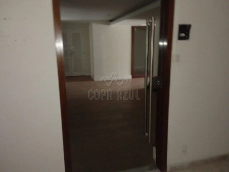 VENDO CONJUNTO COMERCIAL NA CINELÂNDIA ESPETACULAR
